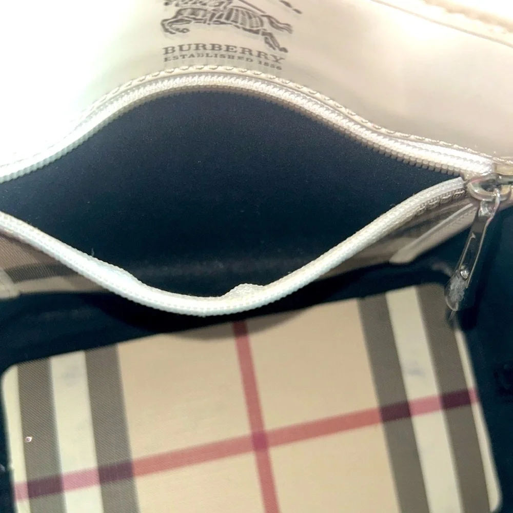 ♥️SOLD♥️BURBERRY Nova Check Tote 100% AUTHENTIC - Picture 10 of 12